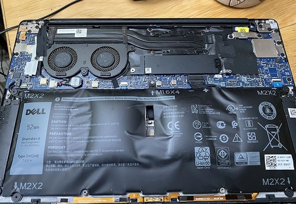 Laptop Bị Tắt Nguồn Khi Rút Sạc - Thay Pin Có Sửa Được Không?