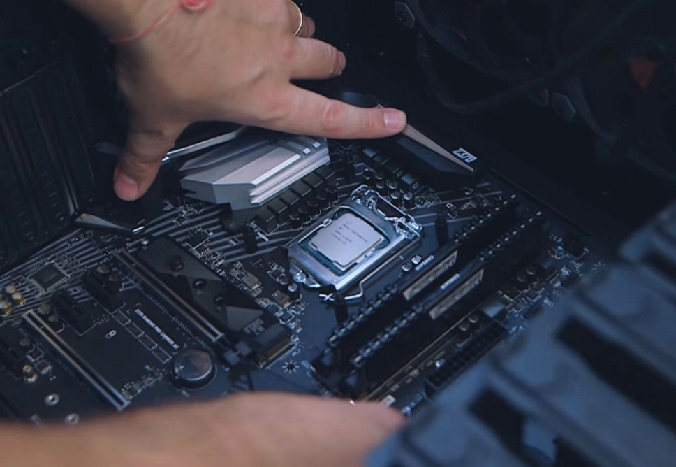 Nâng Cấp Mainboard Máy Tính Là Gì? Khi Nào Nên Và Cần Chuẩn Bị Gì?