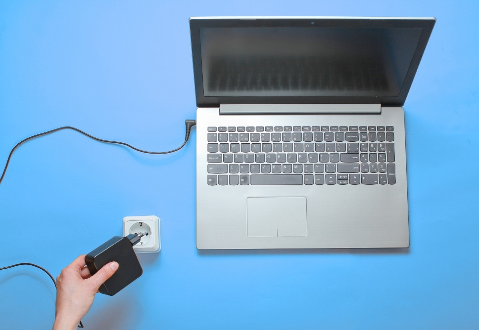 Cổng Sạc Laptop Bị Lỏng? Nguyên Nhân Và Cách Khắc Phục Nhanh Chóng